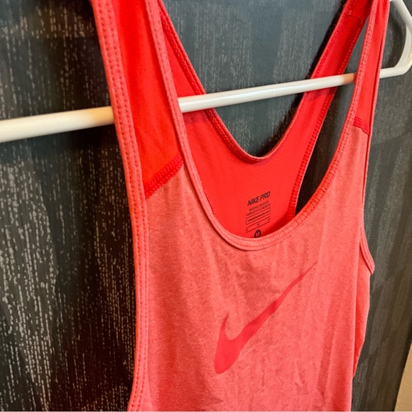 Nike Pro red tank top athletic running size medium - Picture 2 of 4